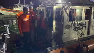 El hombre fue atendido por paramédicos para valorarlo