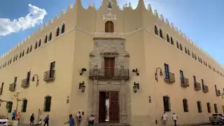 los alumnos pidieron que se asigne un perfil idóneo, que haya un verdadero acercamiento al Programa Institucional de Estudios del Pueblo y Cultura Maya