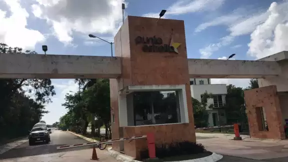 Los hechos ocurrieron en los baños del área cómun del fraccionamiento Punta Estrella
