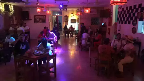 Entre las medidas acordadas, los visitantes deberán aplicarse una prueba de Covid-19 antes de ingresar.