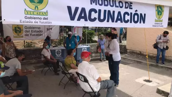 El primer día de vacunación registró buena afluencia de gente El primer día de vacunación registró buena afluencia de gente