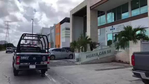 Personal de la Notaría 85 de Cancún dio aviso a la Policía sobre el robo de dinero en efectivo en sus instalaciones Personal de la Notaría 85 de Cancún dio aviso a la Policía sobre el robo de dinero en efectivo en sus instalaciones