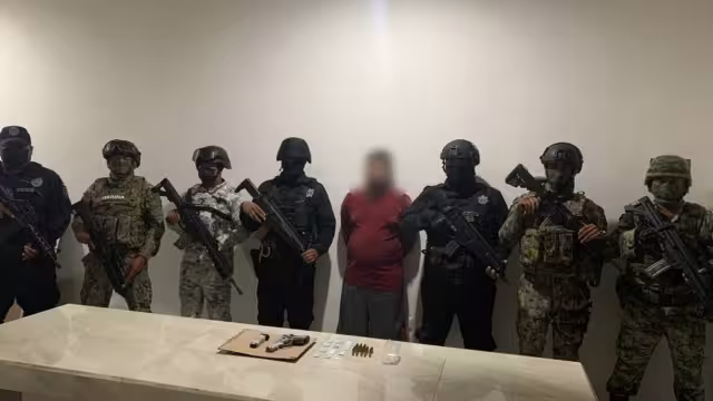 El hombre armado detenido en Tulum permanecerá en la FGE Quintana Roo para definir su situación legal