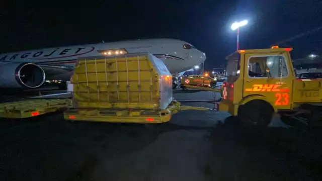 Cargamento de vacunas llegando al AICM