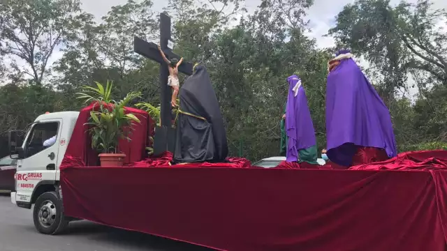 Así se vive el viacrucis en Cancún