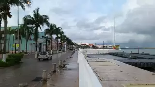 Actualmente Zeta está ubicado a 18.7 grados latitud norte y 84.3 grados longitud oeste a 340 kilómetros al sureste de Cozumel. Foto: Gabriel Aguilar