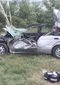 Un múltiple accidente carretero en la vía Carmen-Isla Aguada dejó un conductor en estado grave y severos daños materiales.