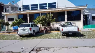 Los denunciantes aseguran que el monto lo descuentan a dos mil 500 pensionados de sus ingresos vía nómina y acusan al jefe del Departamento de Jubilaciones