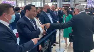 Mauricio Vila muestra su apoyo hacia AMLO