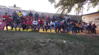 Jugadores de softbol y vecinos  se niegan a la remodelación y creación de un “polideportivo” por parte de SEDATU.