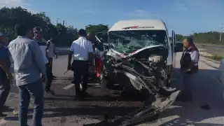 Grave accidente en la Campeche–Champotón deja siete heridos; un hombre quedó prensado