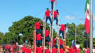 Más de mil 500 participaron en el Desfile Cívico Militar del Aniversario de la Revolución Mexicana en Cancún