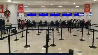 La fila de registro de viajeros lució vacía
