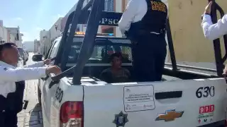 El hombre fue detenido por la policía cuando intentaba darse a la fuga