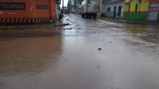 Los vecinos señalan que los trabajos están detenidos; en el fraccionamiento Benito Juárez también se encuentran paralizados