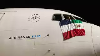La aerolínea Internacional AirFrance celebró su décimo aniversario de relación entre París-Cancún