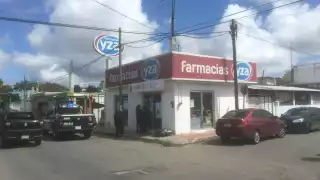 Otro trabajador llamó al 911 y detuvieron al sujeto para trasladarlo a la cárcel municipal