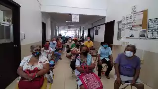 Aún faltan adultos mayores por ser vacunados