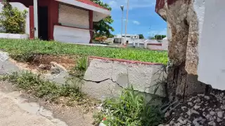 Kiosco costero de Champotón, convertido en cantina al aire libre por falta de vigilancia