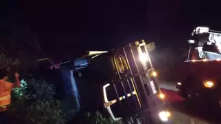 El conductor de la pesada unidad perdió la vida tras el accidente