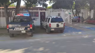 Policías llegaron al Centro de Salud de Puerto Aventuras para verificar si se trató de una violación contra el menor que fue ingresado