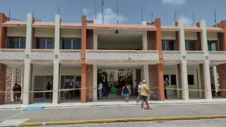 El municipio se comprometió a pagar los sueldos a los empleados que faltan, pero su deuda con la CFE tampoco fue cubierta