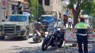 Policías y elementos de la Semar montaron un operativo para dar con los hombres armados que despojaron de 150 mil pesos a una pareja en Playa del Carmen