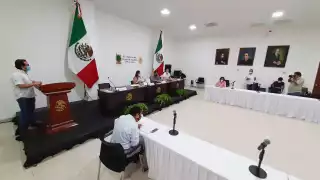 La Ley de Derechos Lingüísticos del Estado de Yucatán es presentada por la bancada de Morena. Foto: Luis Payán
