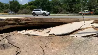 Secretaría de Protección Civil, Prevención de Riesgos y Bomberos acudieron a la zona