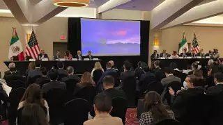 Gobernadores del Sureste acudieron a una reunión con el embajador Ken Salazar