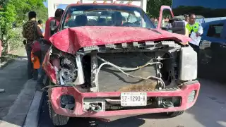 La veintena de trabajadores que iban en el camión no resultaron lesionados