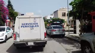 El hombre fue encontrado dentro de un vehículo rotulado con el logotipo de Protección Civil de Playa del Carmen