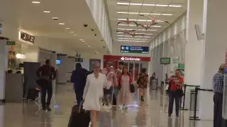 Los retrasos van desde los 15 minutos en vuelos este viernes