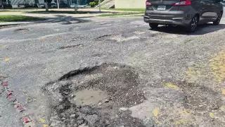 Champotón entre baches y mosquitos: Denuncian abandono en calles y colonias