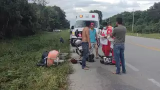 Los lesionados fueron atendidos por paramédicos de la Cruz Roja Delegación Felipe Carrillo Puerto