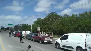 Dentro de los automóviles se encontraban dos carros de lujo, un BMW y un Mazda