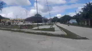 En Escárcega un joven fue asaltado y despojado de su motocicleta