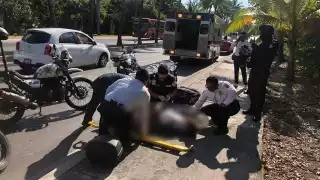 De acuerdo con la versión de testigos del percance, los conductores no respetan el semáforo, a la altura de Puerto Cancún