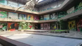 Urban Center: La plaza de Cancún que luce en abandono a más de ocho años de su apertura