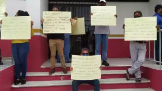 Los extrabajadores comentaron que la aduana les quiere cobrar como impuesto para modificar el régimen fiscal del barco