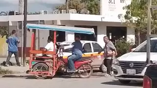 Mototaxista arrolla a un abuelito en Escárcega