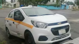 El taxi fue remolcado al corralón de Chetumal