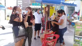 Los vendedores apuestan a que se mantendrá la afluencia turística en estas fiestas decembrinas