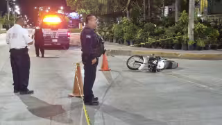 Motociclista se debate entre la vida y la muerte tras fuerte accidente  en Ciudad del Carmen