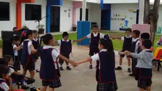 Padres de familia a favor de las cuotas voluntarias en Ciudad del Carmen