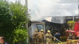 Descuido provoca incendio en vivienda de la colonia 'Nueva generación' en Chetumal
