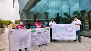 Cooperativa de Minitaxis piden conceciones a Layda Sansores. Foto: Alan Gómez