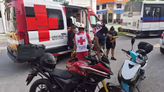 Conductor arrolla a madre e hija, las deja lesionadas y se fuga en Ciudad del Carmen
