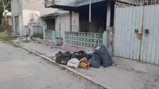  Basura “inunda”    colonias de Escárcega 