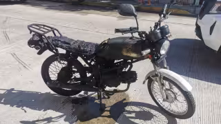 La motocicleta quedó en pérdida total luego de incendiarse el 90%